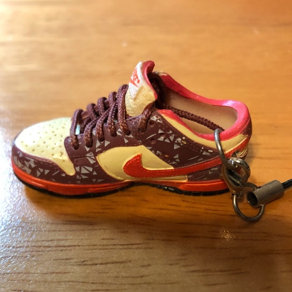 Nike SB Dunk Reese Forbes Hunter Keychain - Picture 5 of 6